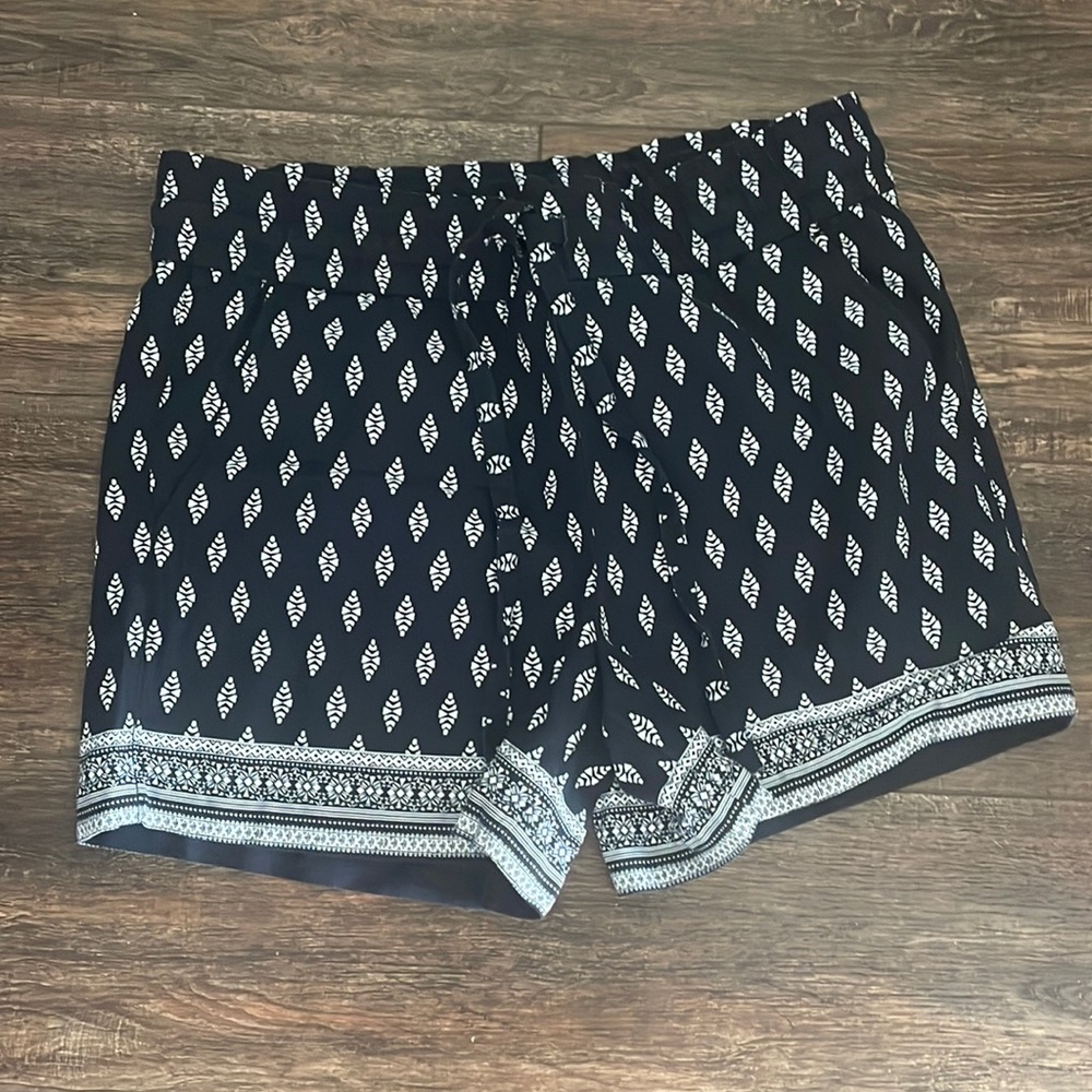 Loft navy blue shorts with white design size medium